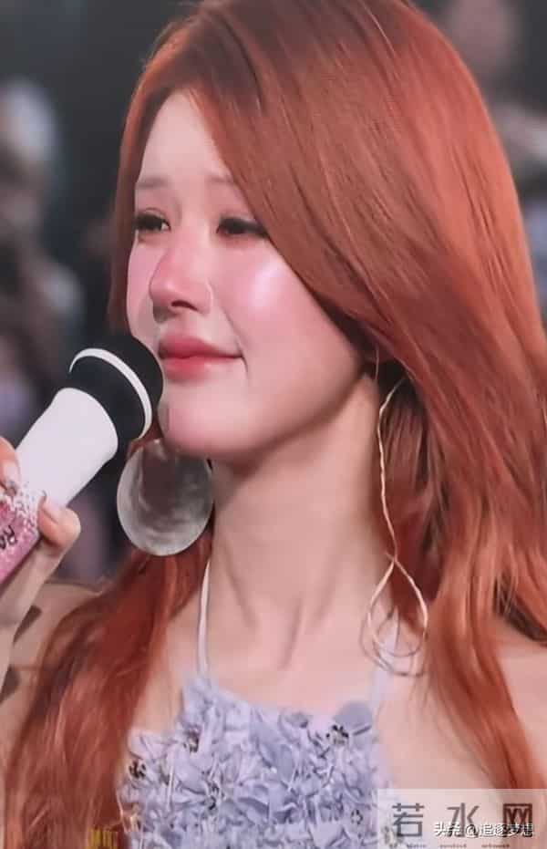 赵露思生日会含泪以为自己再也不能拍戏了 谁知道6套造型直接封神