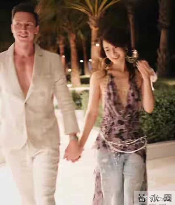 和陈赫离婚10年后，晒出情侣泳装照的许婧，没给前夫留一丝体面