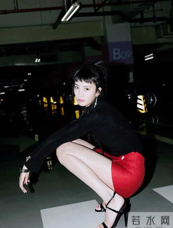 王紫璇这无处安放的大长腿