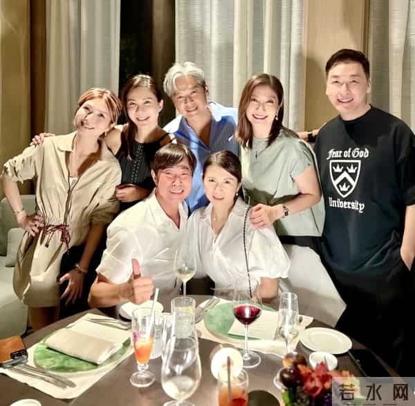 新加坡一哥李南星61岁生日,换了新发色仍很帅,范文芳李铭顺现身