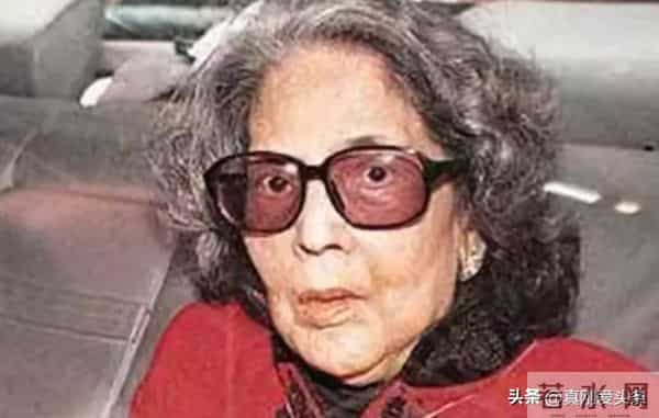 赌王孙女何家文眼中的黎婉华,其实她就是一位普通的中国老太太。