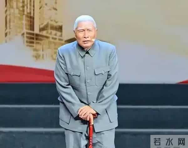 从草根到国家一级演员,拍戏赚的钱给老婆,但帅气儿子成他的心病