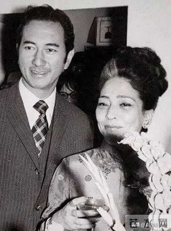 赌王孙女何家文眼中的黎婉华,其实她就是一位普通的中国老太太。