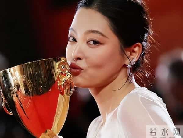 郝蕾深夜发文,直指辛芷蕾"资源咖"黑幕 官方发声,没给她留体面