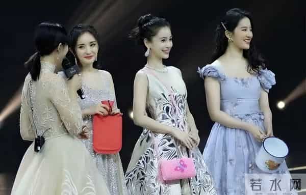 离的离,散的散!反倒是被嘲38岁还“没人要”的她,活得最潇洒