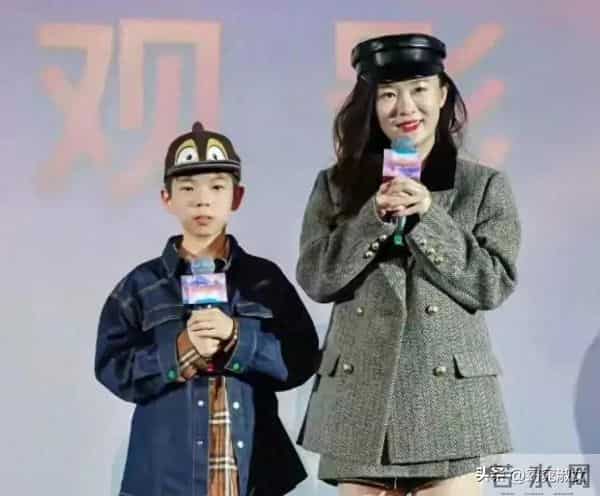 霍思燕带儿子出席活动，嗯哼凸嘴龅牙变化大，网友称是腺样体面容
