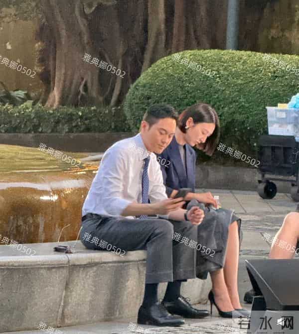 澳门偶遇张智霖拍戏,54岁的他跟39岁的高海宁搭戏像同龄人好年轻