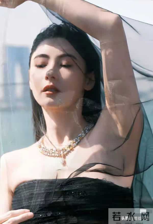 张柏芝的穿搭太绝了，40+姐姐风狠狠拿，不愧是初代港风女神！