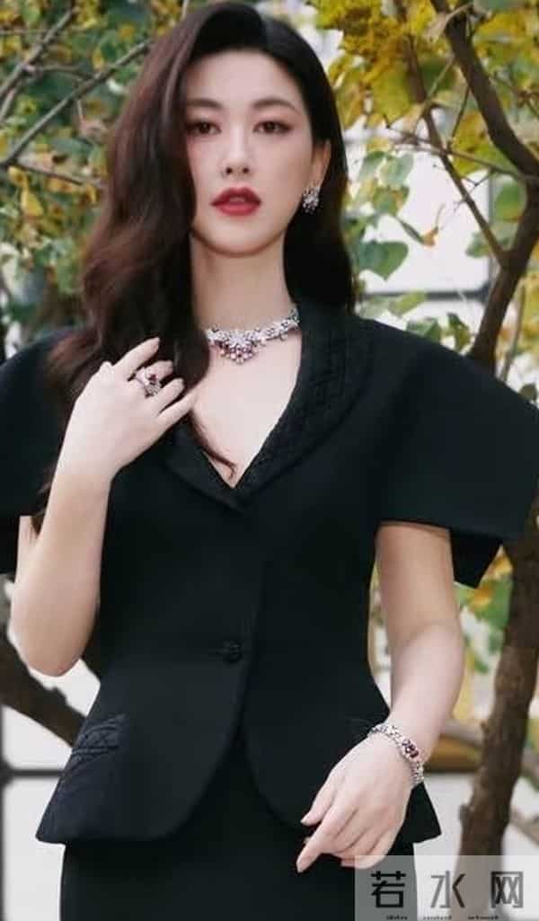 朱珠分享最新美照