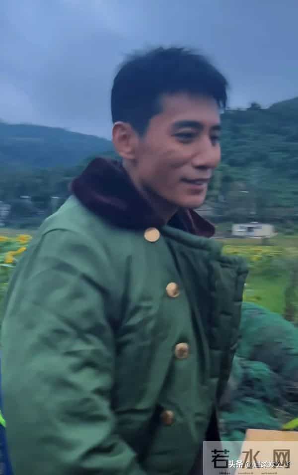 被“暴瘦”的刘烨惊艳,47岁长这样?怪不得师哥胡军一直宠溺他