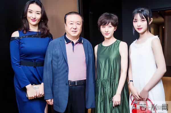 73岁导演尤小刚三婚两离，娶小30岁美女演员，64岁老来得子终圆梦