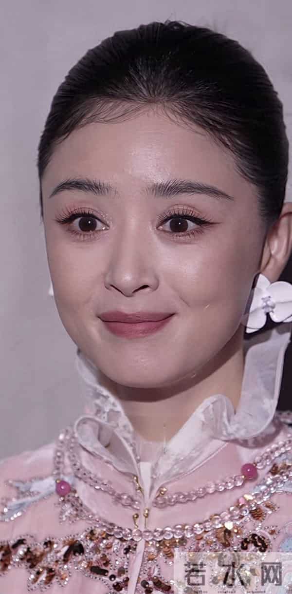 蒋欣，无美颜无滤镜的状态