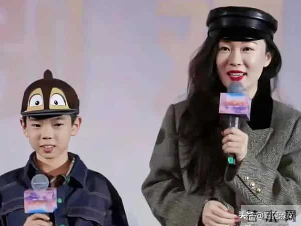 霍思燕带儿子出席活动，嗯哼凸嘴龅牙变化大，网友称是腺样体面容
