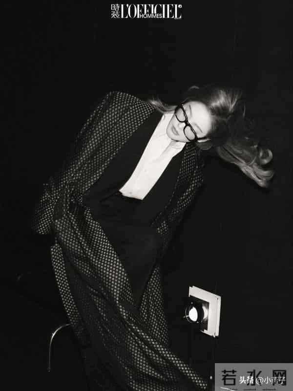 隐我于行、破茧而生张天爱登封《时尚男装》11月刊封面酷、辣、美