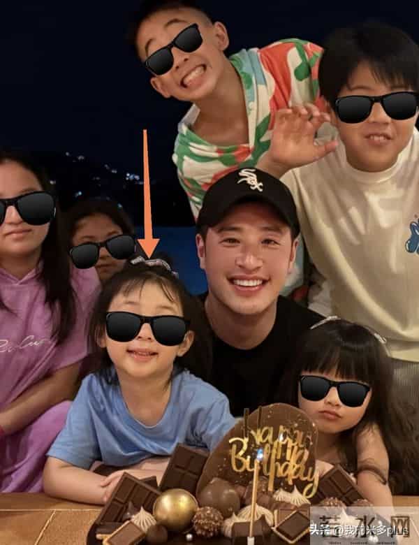 潘玮柏老婆参加幼儿园活动,5岁女儿好可爱,宣云穿公主装像姐姐