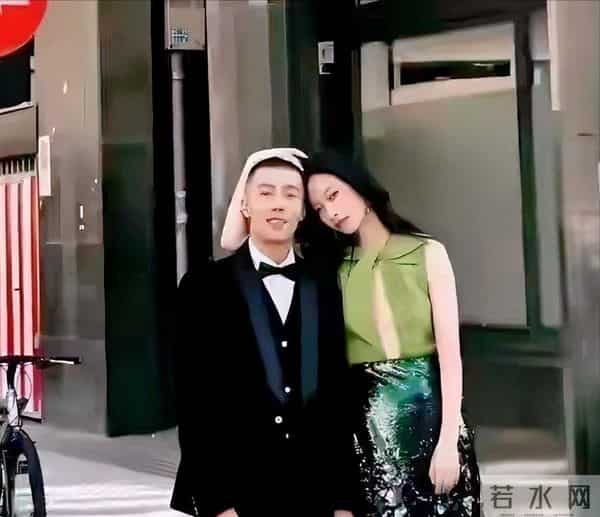 36岁倪妮和男友一起逛街被拍,俩人站一块儿,比商场广告牌还养眼