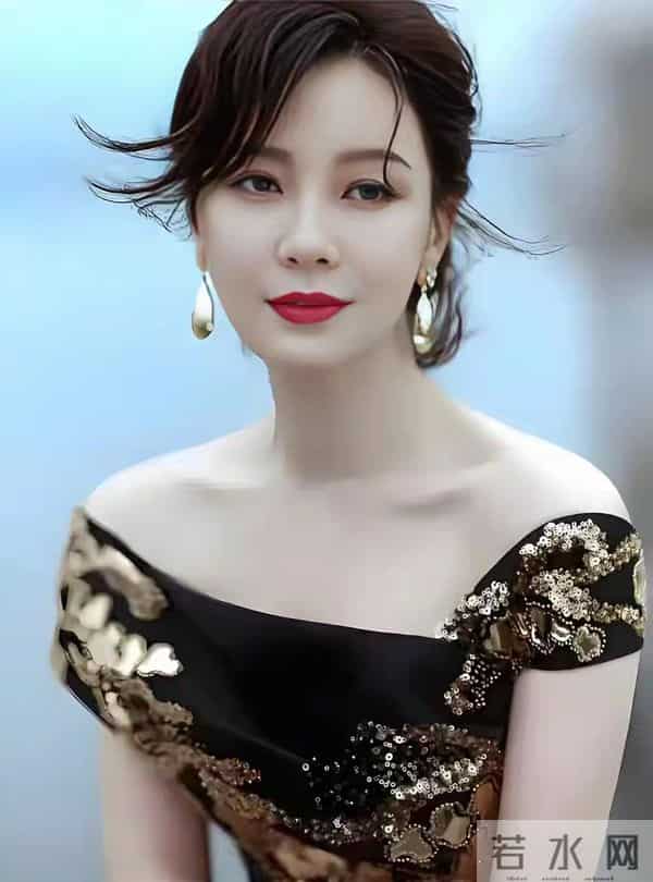 无滤镜也扛打!46岁陈数生图曝光,这气质才是内娱熟女天花板