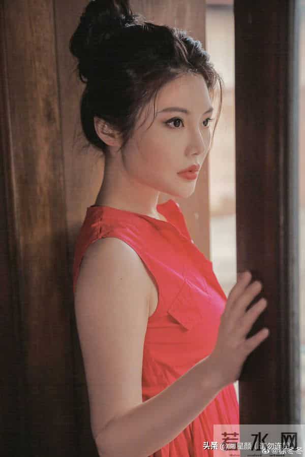 徐冬冬 大嫂美起来很上头 红裙倩影 化身温柔萌妹