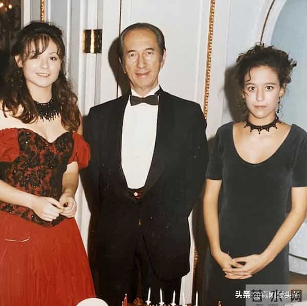 赌王孙女何家文眼中的黎婉华,其实她就是一位普通的中国老太太。