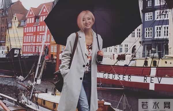 和陈赫离婚10年后,晒出情侣泳装照的许婧,没给前夫留一点体面