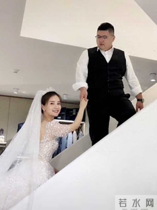 离婚一个月，猴哥前妻不再隐忍！公开回应被指小三，她不是软柿子