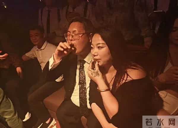 同样是向太的孩子，向佑和哥哥向佐却走向了两条不同的路