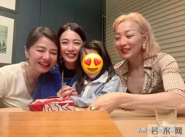 甘比和情敌在较劲，给17岁女儿生日过于低调了！