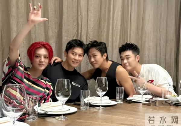 和陈赫离婚10年后,晒出情侣泳装照的许婧,没给前夫留一点体面