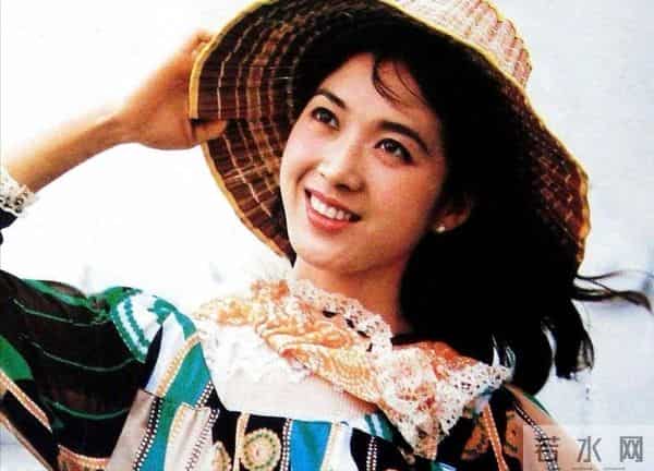39年后,再看因流氓案“逃往”美国的龚雪,郭德纲说的话终于应验