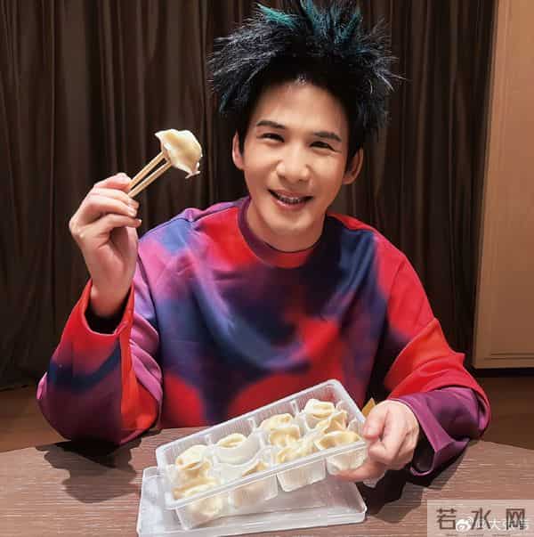 大张伟透露曾在荷兰遭砸车盗窃:玻璃全被砸,小偷能够着的都偷走了,调监控的话要花4.1万元