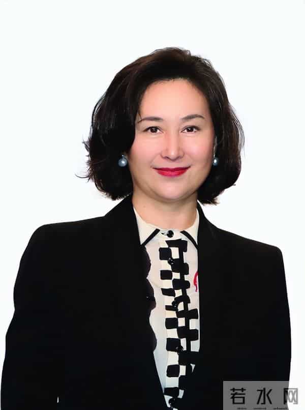 何猷君也没想到，自己63岁的大姐何超琼，竟还能再为赌王家族争光