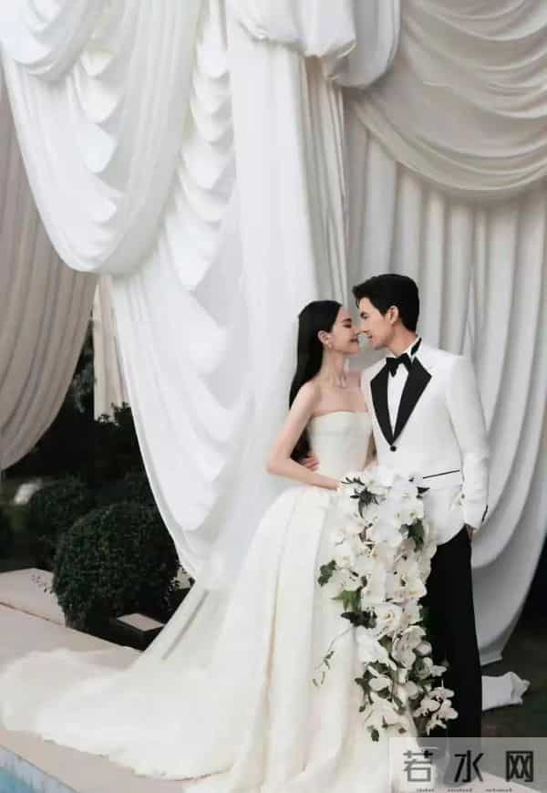 泰星Mai婚礼在私人豪宅举办,低调温馨,宾客20多人,花童是小狗