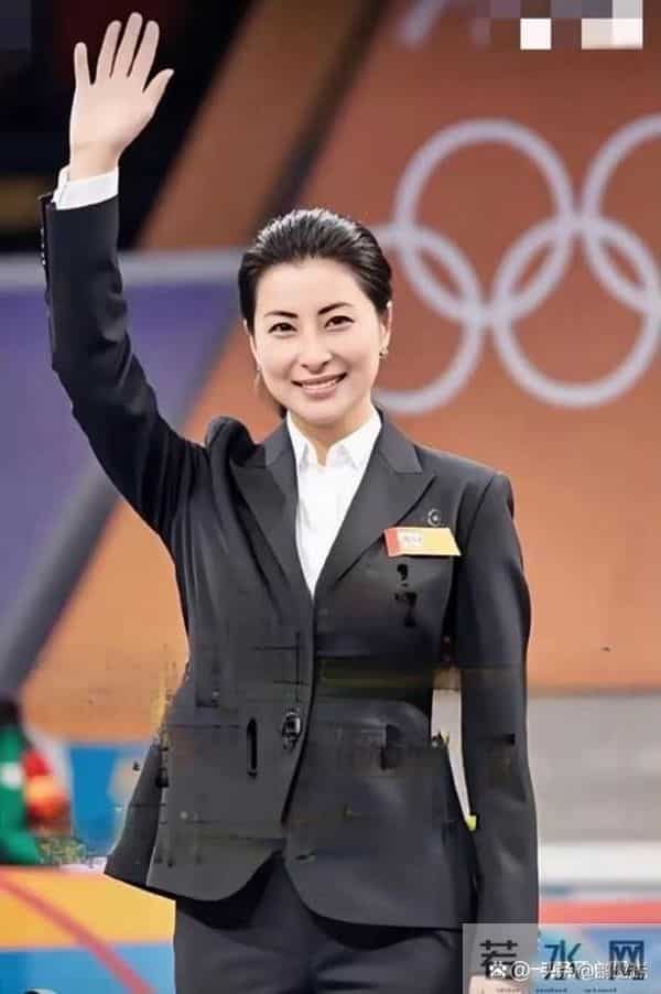 卡地亚这一夜,珠圆玉润的郭晶晶,秒了内娱一堆“排骨精”