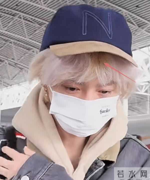 鹿晗关晓彤同天现身机场,一个细节说明一切