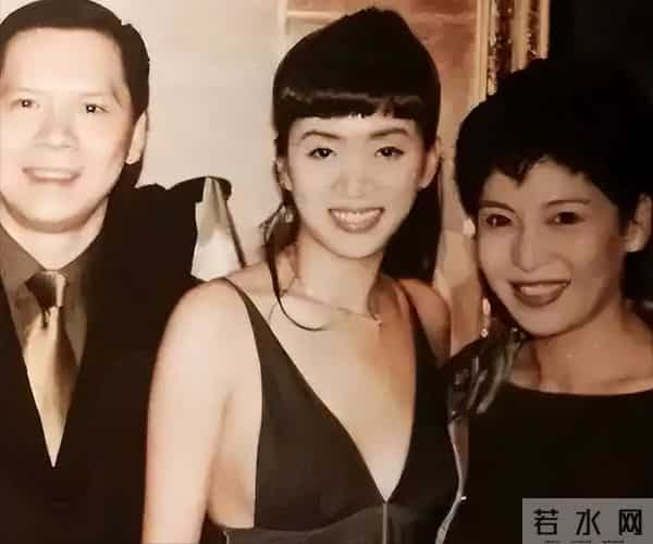 向佑彻底没救了!现身南昌酒吧,新交的女友又胖又颓,烟酒不离手