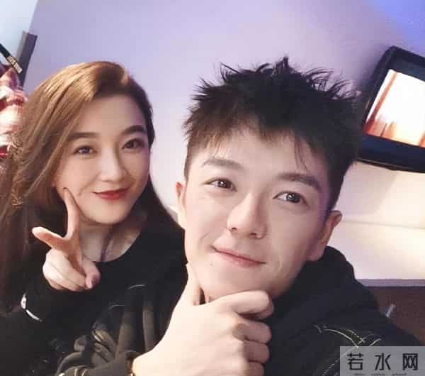 吴雅婷和前夫为女儿庆生,正式告诉儿女已离婚,唯伊心疼妈妈大哭