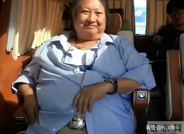 生龙活虎的李连杰、洪金宝,疑血液净化?日赚百万真成冰山一角