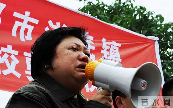 贪污上亿、假慈善?被实名举报的韩红,如今因一个动作被质疑人品