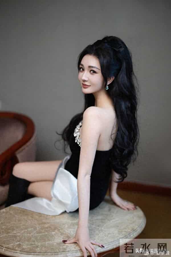 靳梦佳，湖南卫视主持人，人称小徐璐