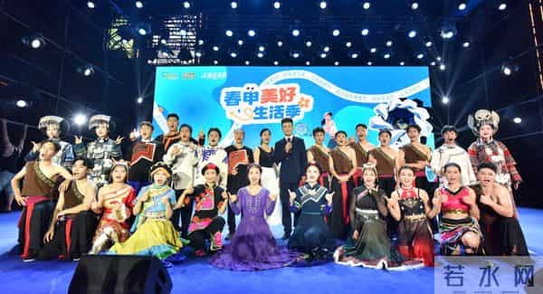 事发上海机场,他一个姿势引发全网热议!网友:果然压轴的都是重量级的