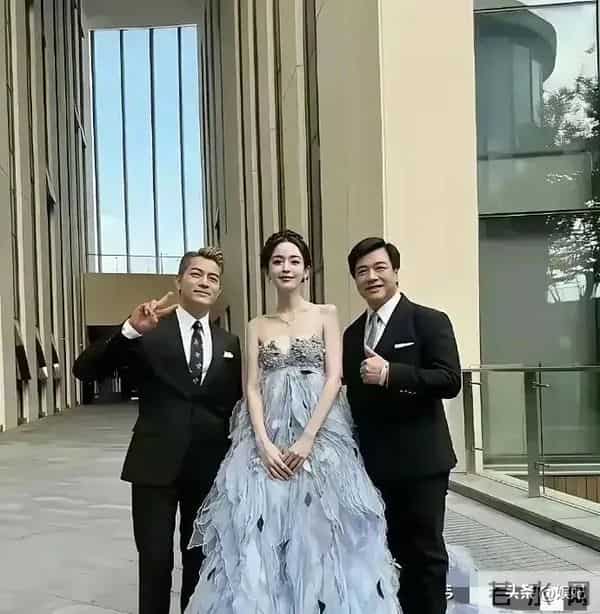 不怪郭富城忍不住跟她合照,作为一个女人,我都心动不已