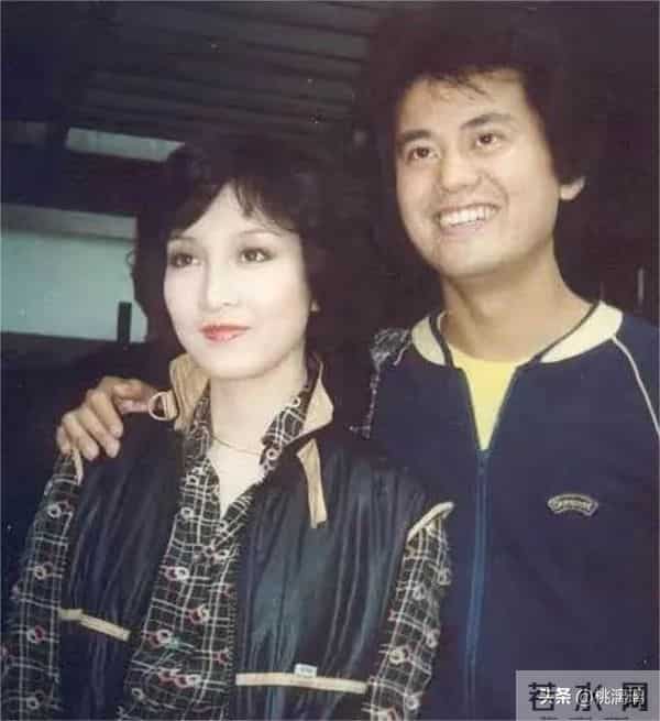 一见钟情步入婚姻,相守45年不离不弃,无法生育没有孩子也很幸福