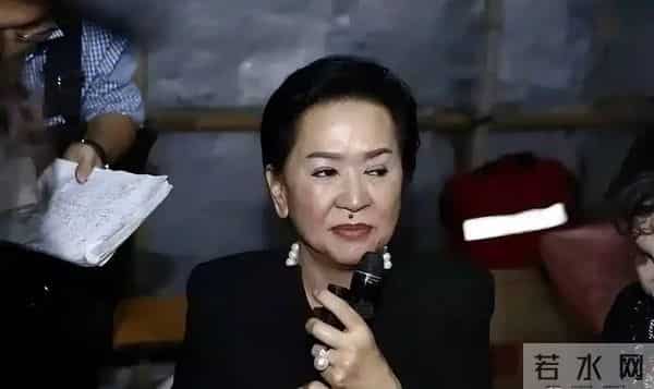 三女共侍一夫！每人每月50万零花钱，57岁色心不改又包“四奶”？