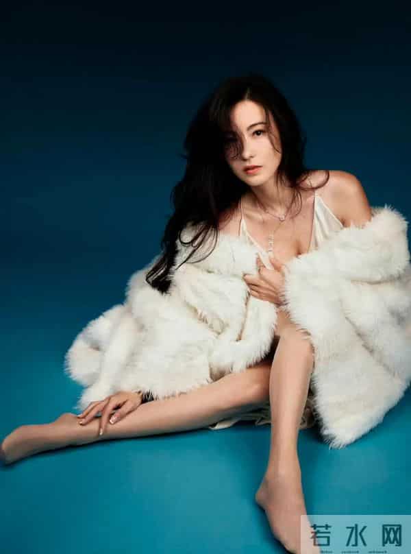 张柏芝的肉色丝袜还是那么温柔漂亮