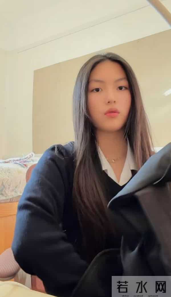 王诗龄晒留学vlog！住宿舍周末还在学习，和同学老师相处好有礼貌