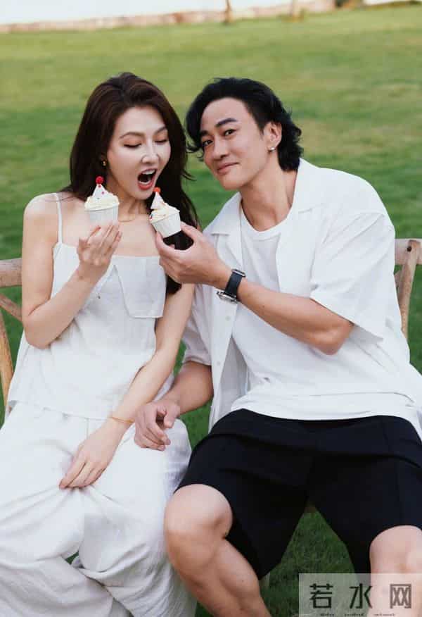 50岁何润东晒夫妻写真，与林姵希高甜撒糖，林姵希气质出众似明星
