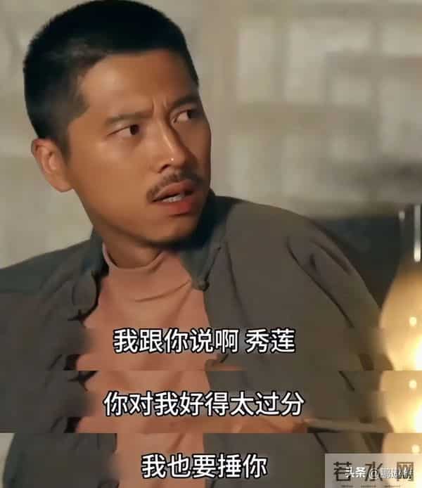 40岁李小萌北京逛街,开五六百万劳斯莱斯,王雷大连富二代不差钱