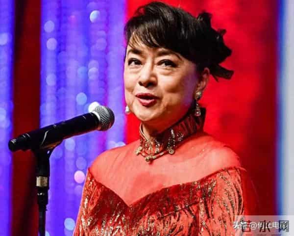 台湾出生定居日本，42岁结婚6年离婚，97岁母亲仍把翁倩玉当女孩