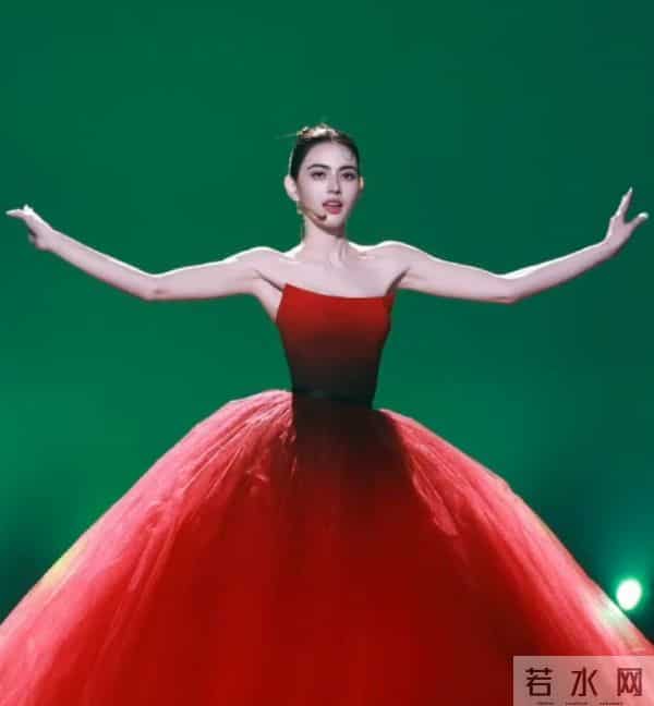 知名女演员官宣和影帝结婚!晒15克拉钻戒,被赞“第一神颜”