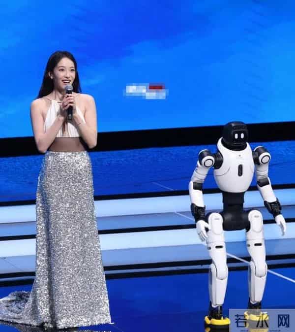 金鸡这一夜,妖艳四射的宋茜和周冬雨,败给了全&39;裹&39;出镜的万茜